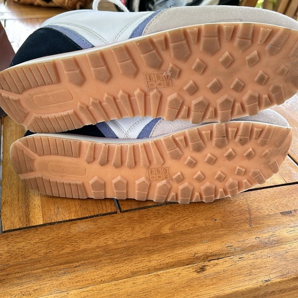 J. crew Women’s City Sneakers | Like New | Size 10 - Picture 5 of 6